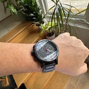 Nixon 48-20 chrono black. Fresh battery.